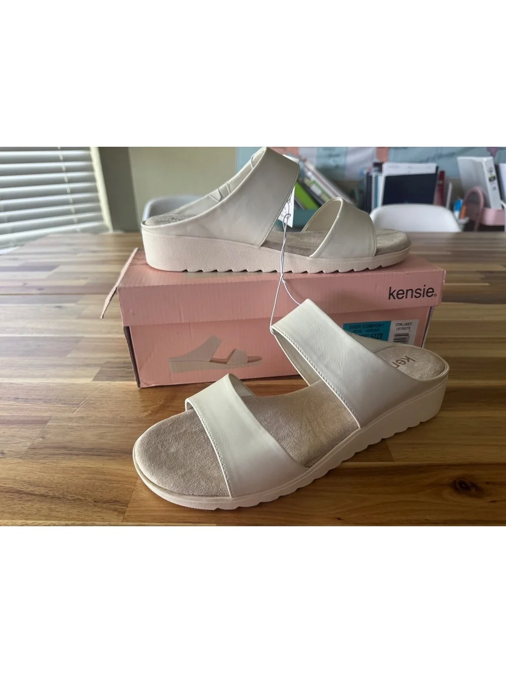 NWT Kensie Endy Beige Double Strap Slide Sandals Women Size 10 Cushioned Casual
